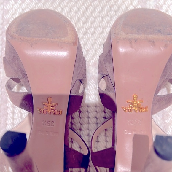 Prada Taupe suede Platform sandals with buckle T-strap Size 35 1/2 - Picture 7 of 10